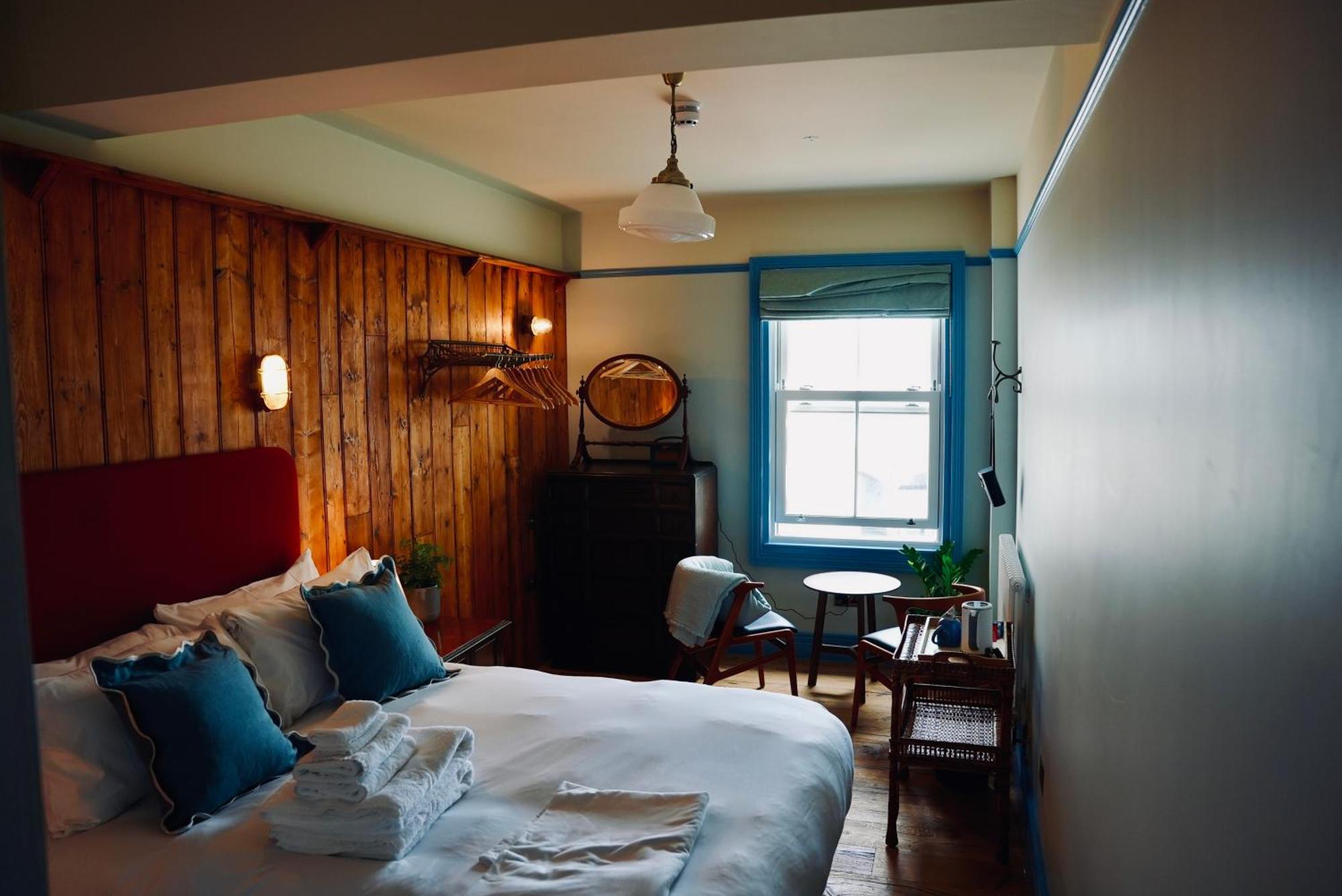 The London & Paris Hotel Фолкстон Екстериор снимка
