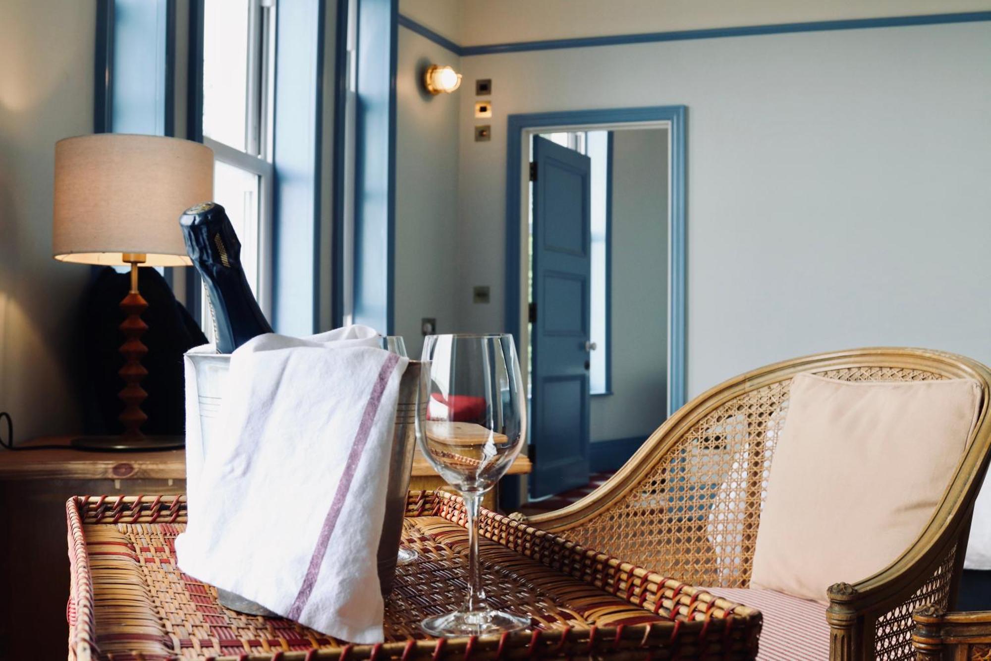 The London & Paris Hotel Фолкстон Екстериор снимка