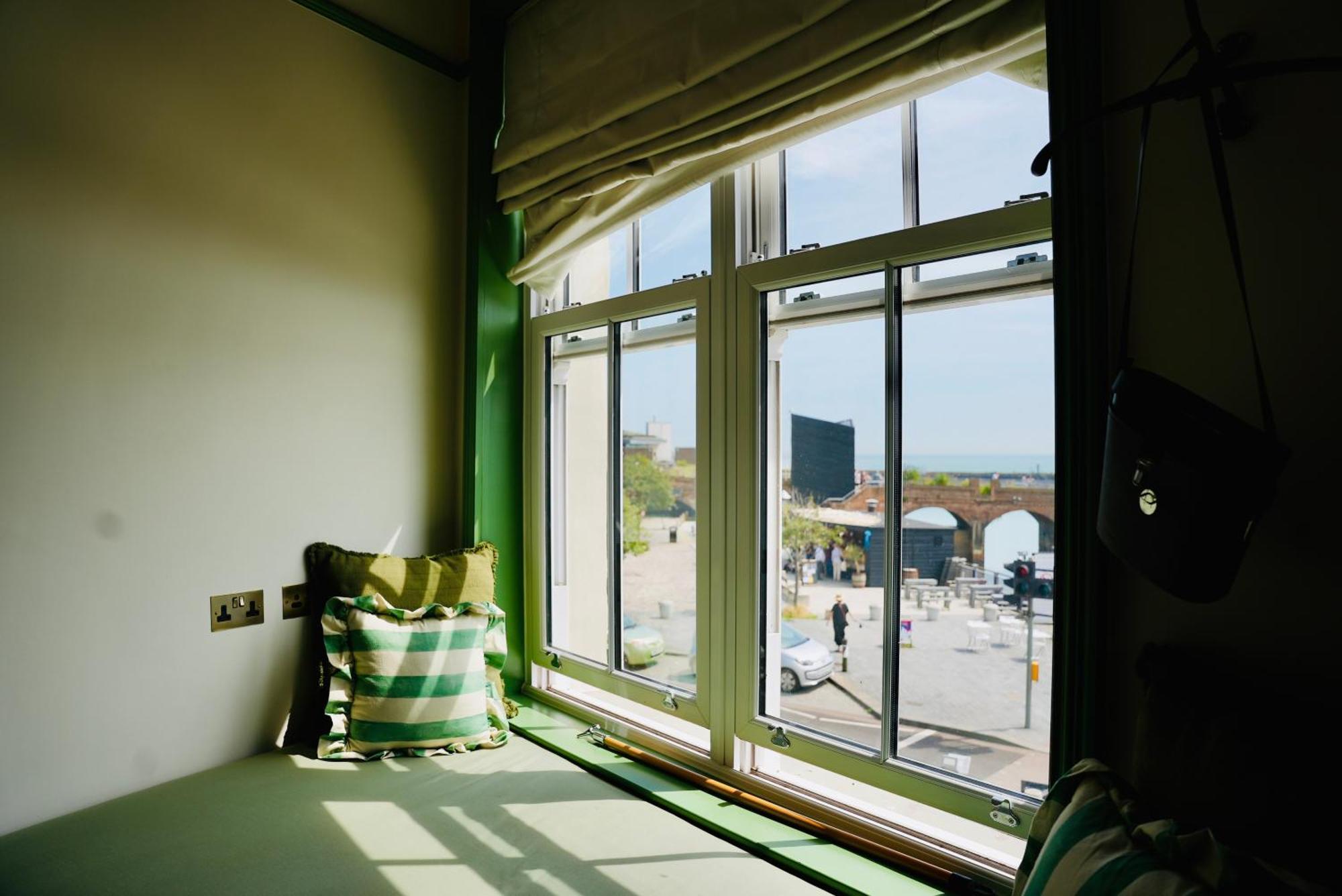 The London & Paris Hotel Фолкстон Екстериор снимка