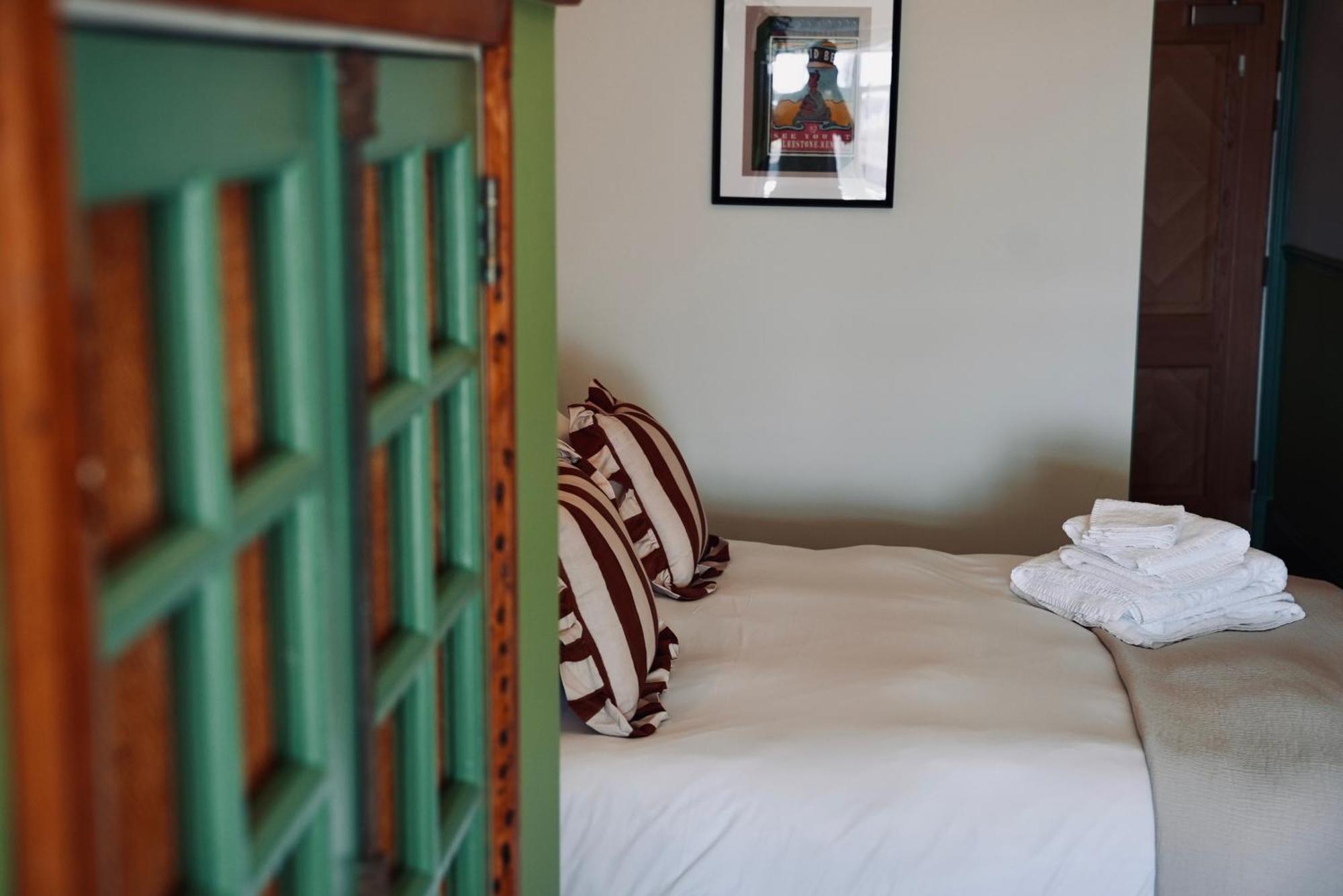 The London & Paris Hotel Фолкстон Екстериор снимка