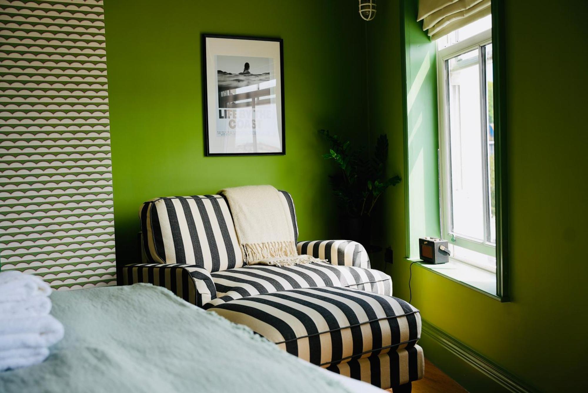The London & Paris Hotel Фолкстон Екстериор снимка